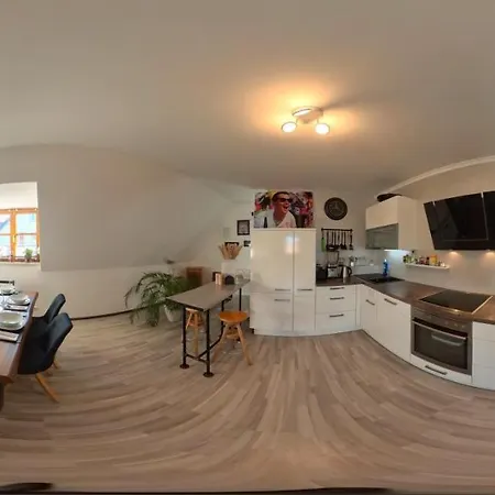 Homely In A Modern Green Dream Apartamento