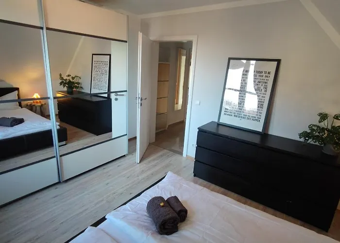 Homely In A Modern Green Dream Appartement *